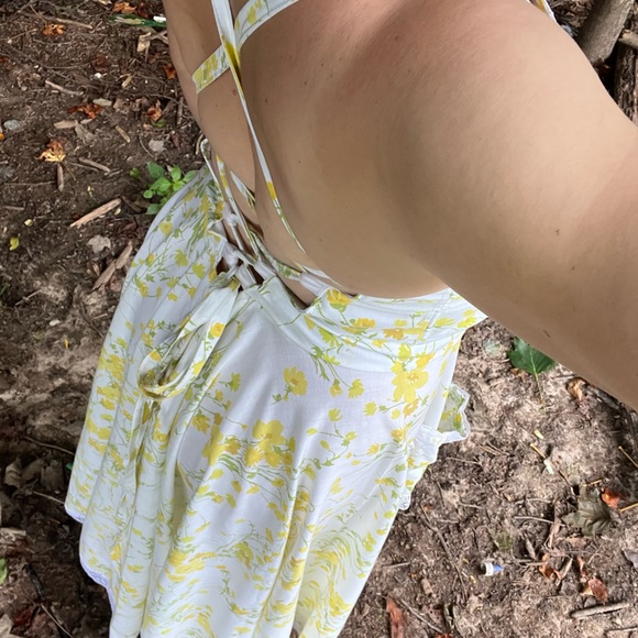 Yellow Floral & Lace Cottagecore Backless Vintage Bedsheet Dress w/Pockets - Picture 9 of 9